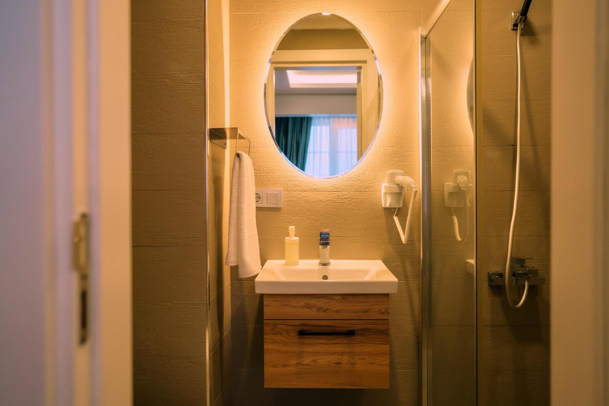 Taksim Santa Lucia Hotel Istanbul Ngoại thất bức ảnh