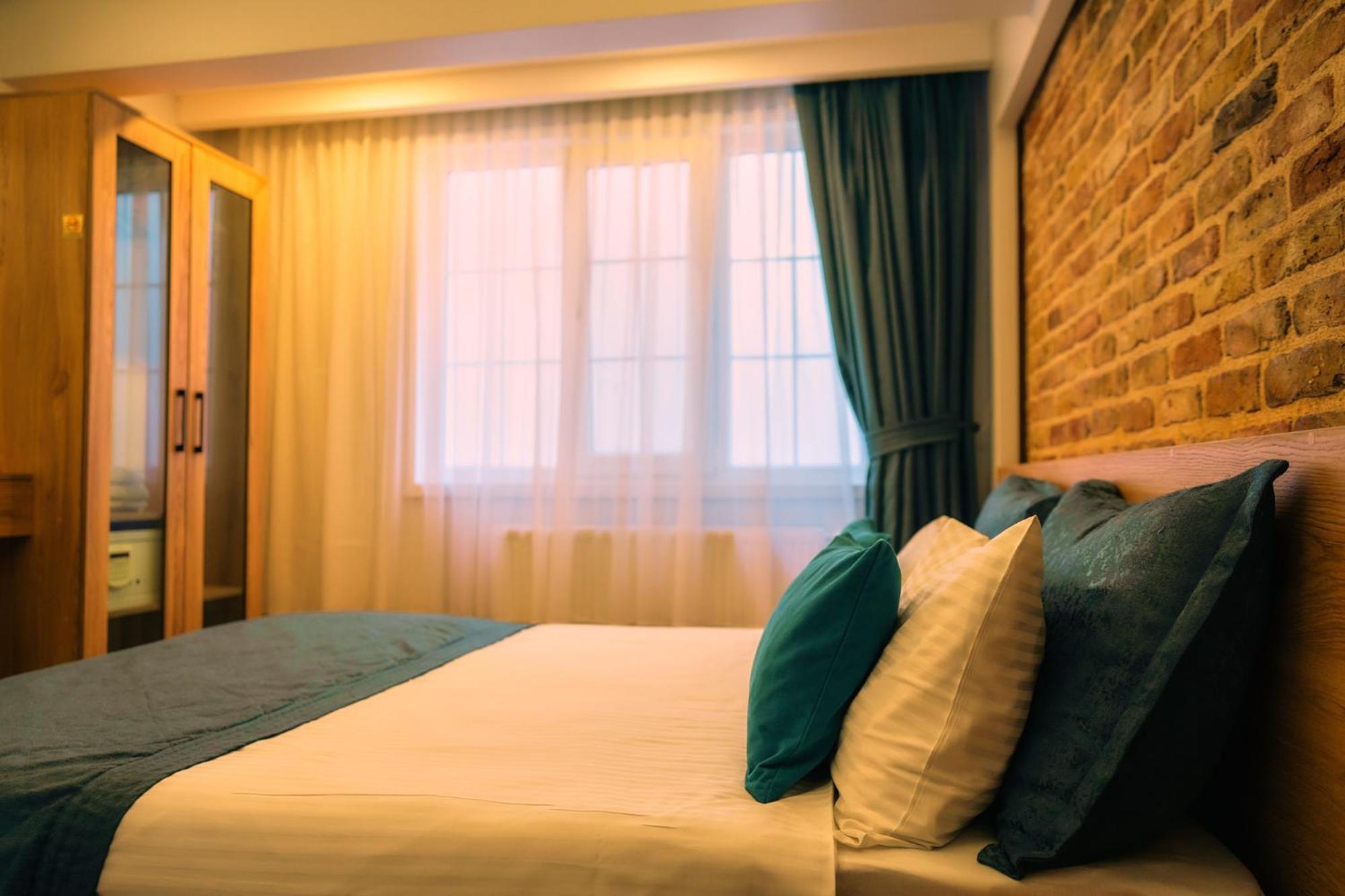 Taksim Santa Lucia Hotel Istanbul Ngoại thất bức ảnh